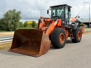 Hitachi ZW180-5B 2015 image 2 thumbnail