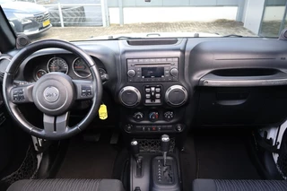 Jeep Wrangler 2010 - 3.8i V6 Aut. Sahara 4 drs JK 4x4 / LED / SOFTTOP zdjecie 10