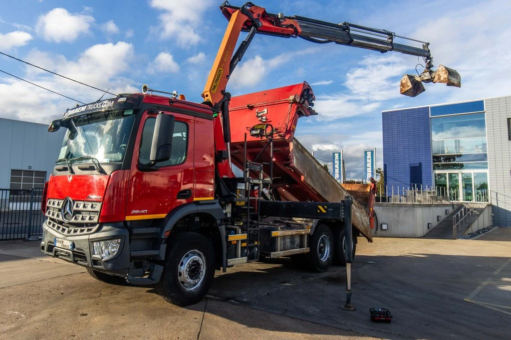 Mercedes-Benz 2017 - AROCS 2640 BB+BIBENNE+PALFINGER 18T/m+3 EXT+RADIO+BAE HYDR obrázek 1