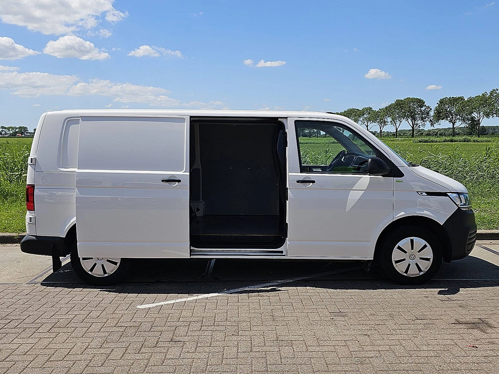 Volkswagen Transporter 2024 - 2.0 TDI изображение 12