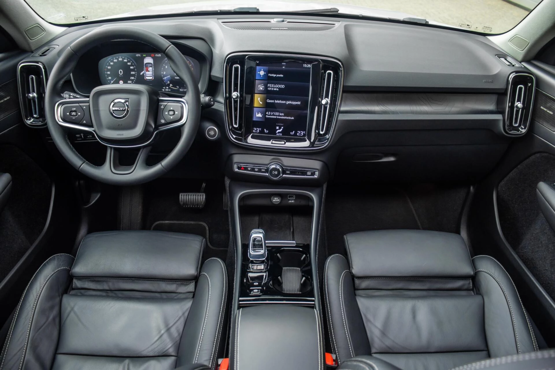 Volvo XC40 2023 - 1.5 T5 Plug-in hybrid Ultimate Dark, Pano, Leder imagen 13