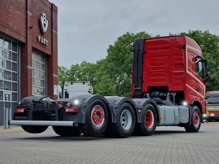 Volvo FH 2020 - 13.540 Globetrotter 8x4*4 - Chassis - 3.7 WB - Full air - PTO obrazek 7
