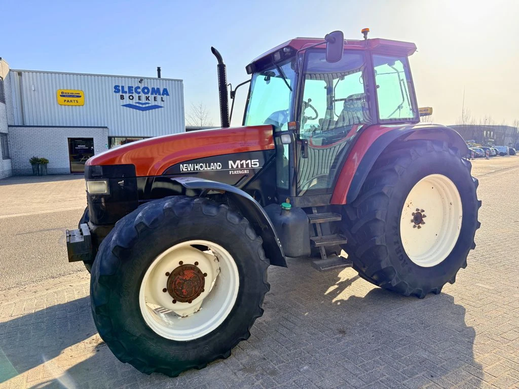 New Holland 1997 - M100 Dual Command immagine 1