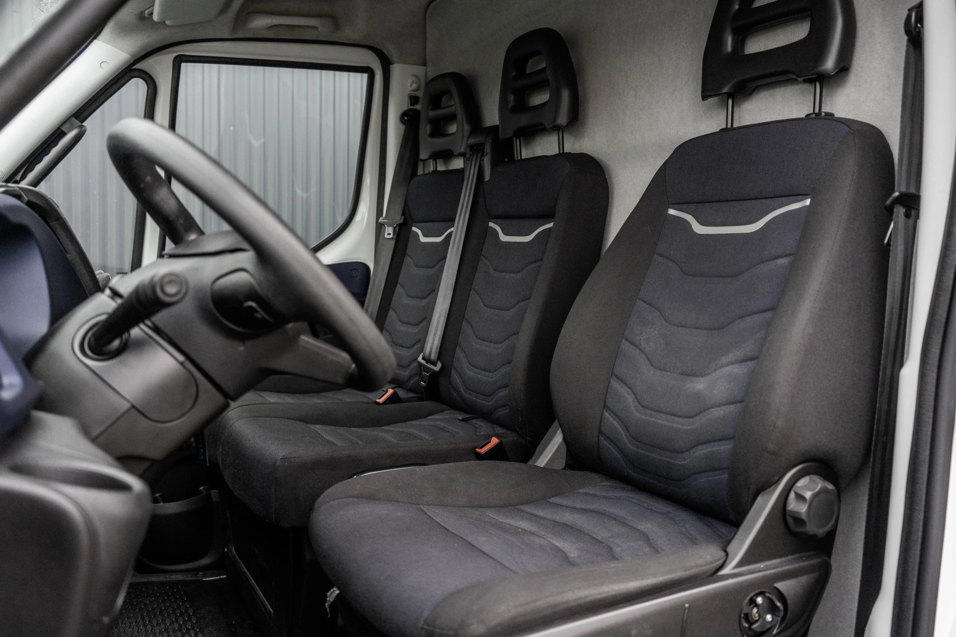 Iveco Daily 2021 - **35S14V 2.3 L2H2 | Automaat | Euro 6 | Cruise | Climate | 3500 KG Trekgewicht | Trekhaak** image 11