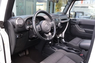 Jeep Wrangler 2010 - 3.8i V6 Aut. Sahara 4 drs JK 4x4 / LED / SOFTTOP zdjecie 16