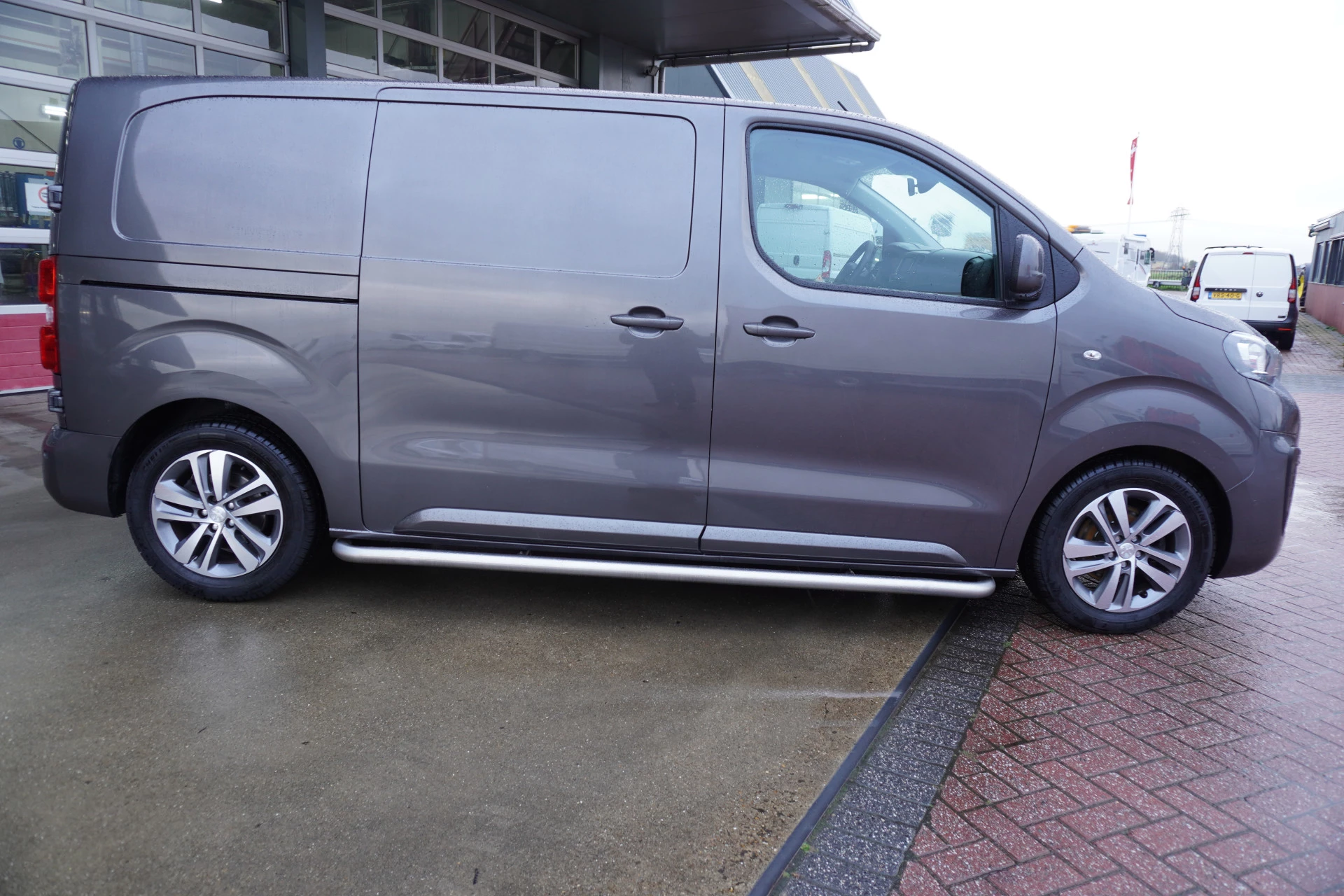 Peugeot Expert 2018 - 227S 2.0 BlueHDI 180 Premium Pack Automaat zdjęcie 3