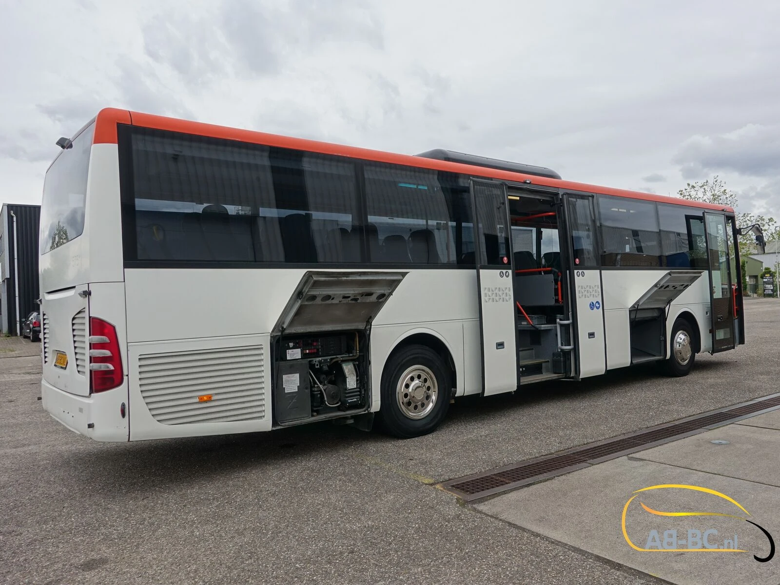 Mercedes-Benz Intouro 49 Seats Liftbus EURO 6 2016 image 23