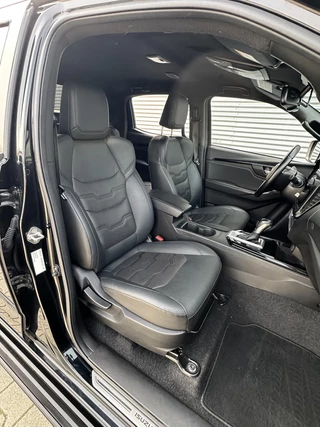 Isuzu D-Max 2024 - D-MAX V-Cross AT 4x4 Grijs kenteken 2zitpl. bild 7