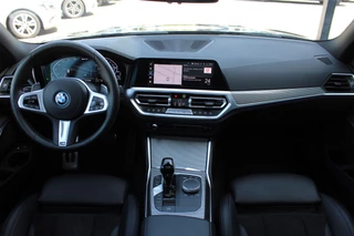 BMW 3 Series 2022 - Touring 330e High Executive M-SPORT PANORAMADAK MEMORY KEY-LESS CAMERA CARPLAY obrazek 2