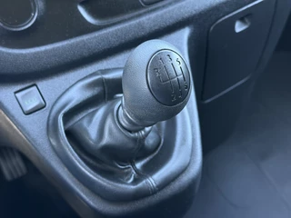 Renault Trafic 2019 - 1.6 dCi / L1H1 / 1e EIG. / TREKHAAK / INRICHTING / AIRCO / CRUISE / NAVI / 3-ZITS obrazek 20