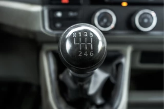 Volkswagen Crafter 2018 - 35 2.0 TDI L3H2 Highline | 141 PK | 4-Motion | Camera | Navi | Cruise | Airco obrazek 22