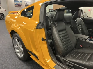 Ford Mustang 2009 - Coupe 4.6i V8 GT Premium 45th Anniversary Edition obrazek 54