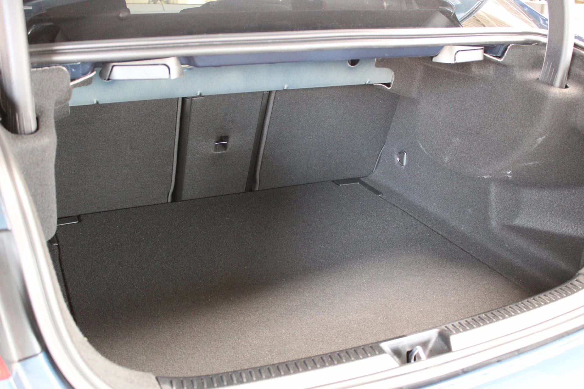 Mercedes-Benz A-Klasse 2023 - 180 AMG Line Panodak Sfeerlicht Keyless afbeelding 37