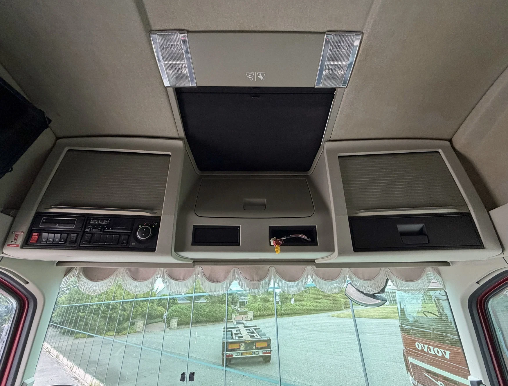 Volvo FH 2017 - 13.500 I-PARK COOL FULL ADR (ALL CLASSES) SUPER CONDITION HOLLAND-TRUCK afbeelding 10
