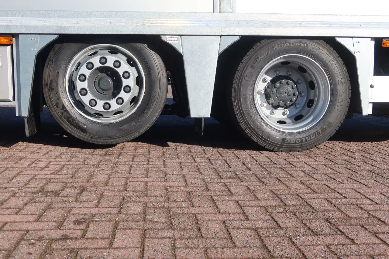 DAF XF 450 2021 - 6x2 Oprijwagen vloerhoogte 100 cm + 2x bed + lift as afbeelding 9