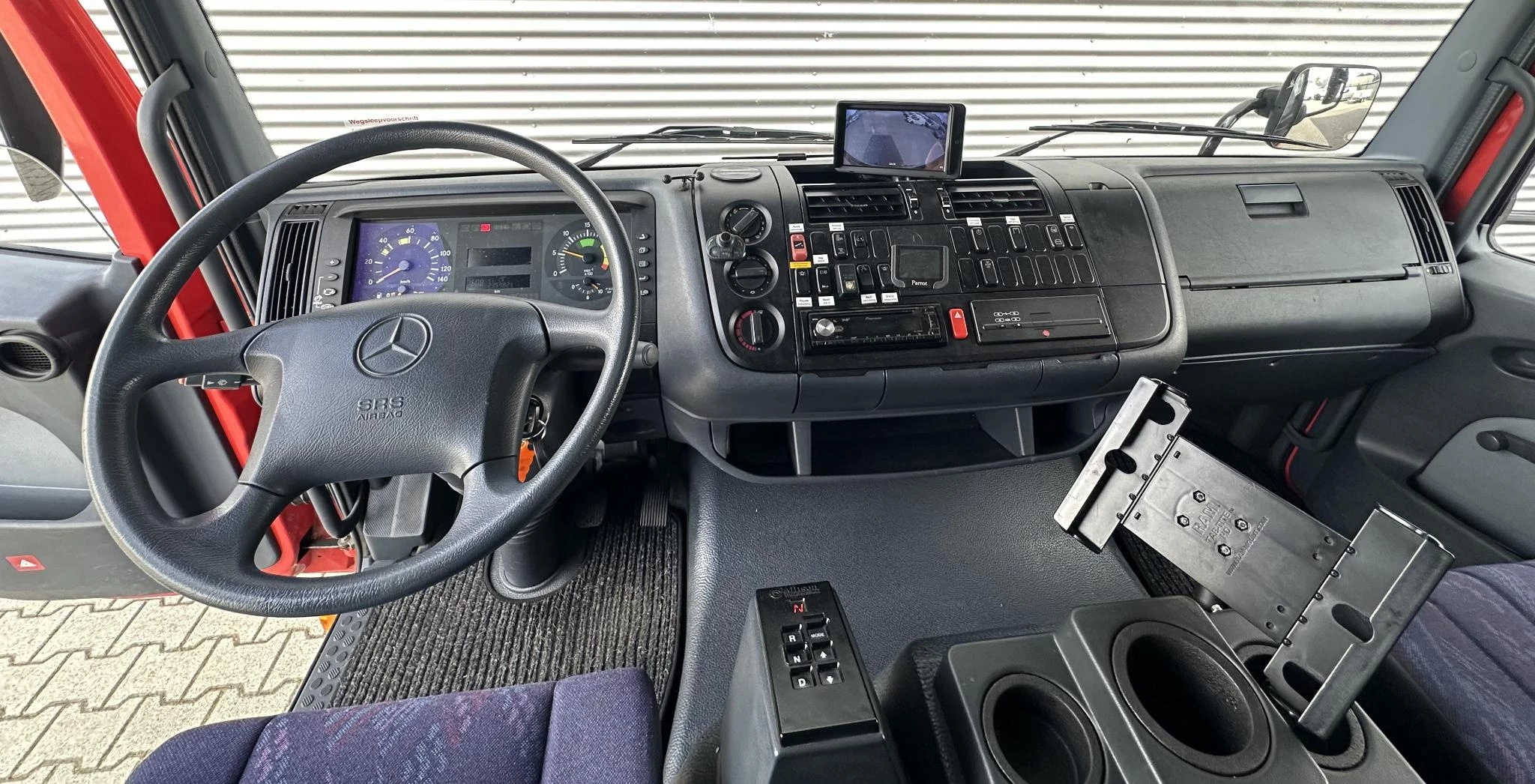 Mercedes-Benz Atego 2003 - 970.04 1018 laadklep trekhaak Brandweerauto obrázek 2
