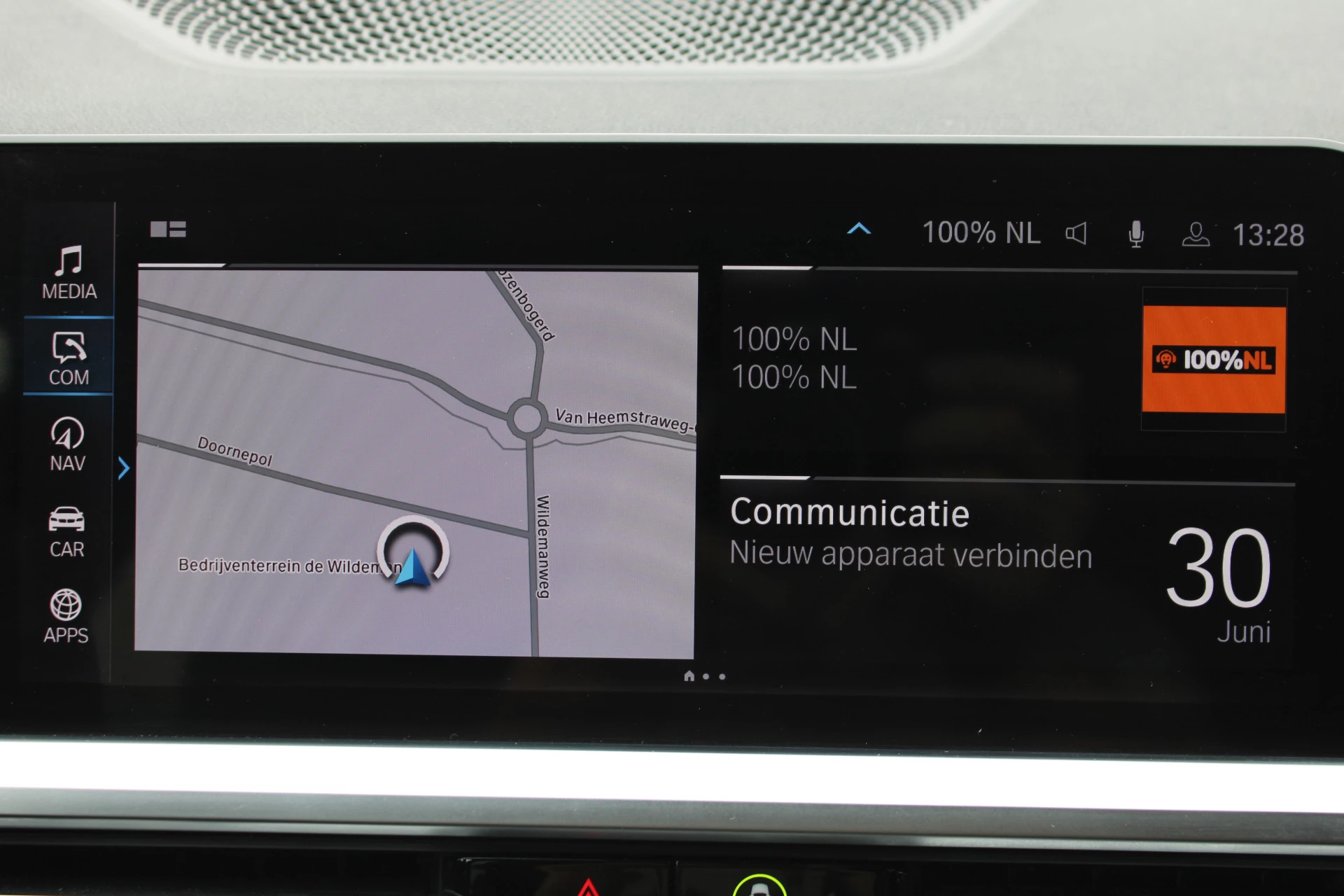 BMW 3 Series 2022 - Touring 330e High Executive M-SPORT SHADOW PANORAMADAK MEMORY 360-CAMERA KEY-LESS CARPLAY TREKHAAK obrázek 24