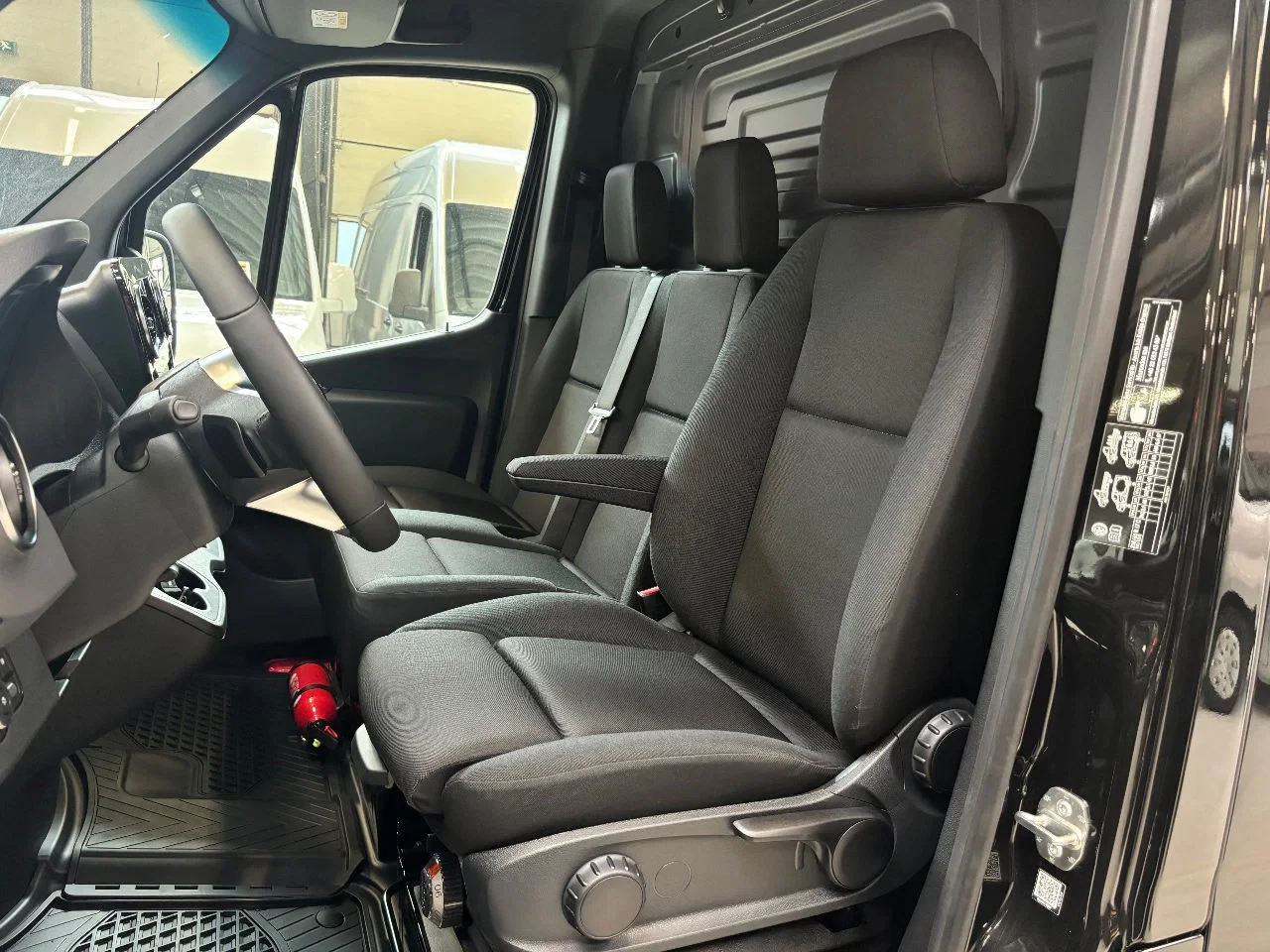 Mercedes-Benz Sprinter 2024 - 319CDI L2H1 PRO Automaat Airco Navi Cruisecontrol LED 3500KG Trekhaak NIEUW obrázek 17