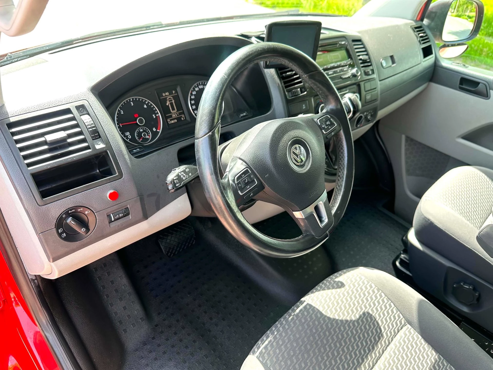 Volkswagen Transporter 2014 - Kombi 2.0 TDI L2H1 9 Persoons AUTOMAAT MARGE afbeelding 20