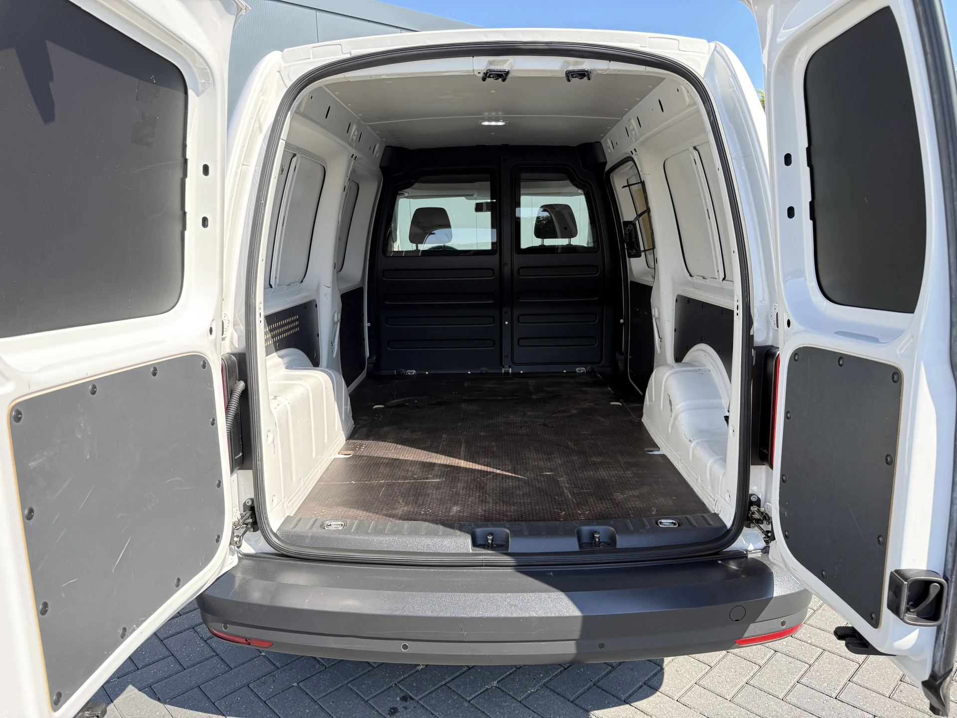 Volkswagen Caddy 2020 - 2.0 TDI 102 PK / L2H1 / MAXI / ORIG. NL / AIRCO / NAVIGATIE / PDC afbeelding 8