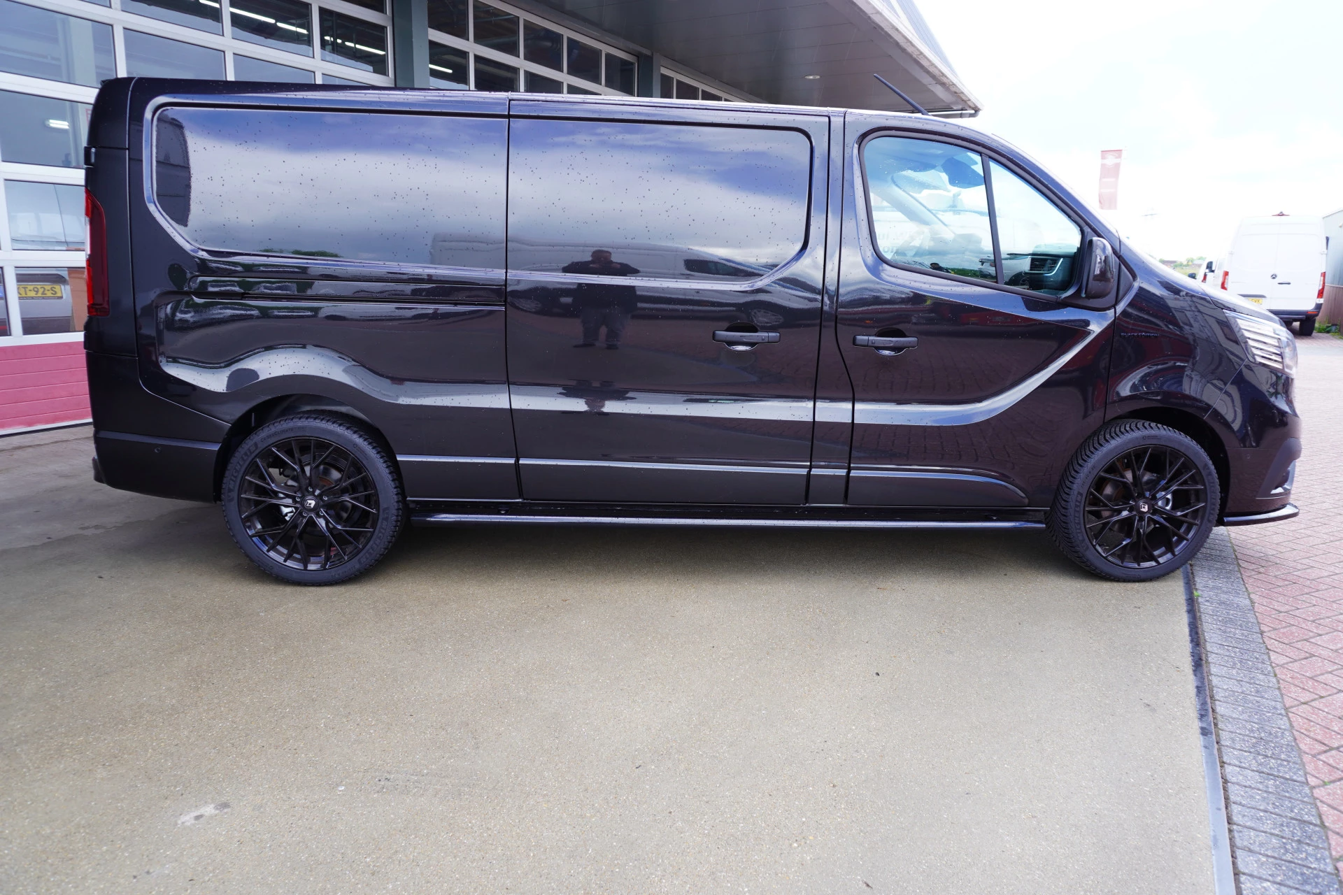 Renault Trafic 2024 - 2.0 Blue dCi 170PK L2H1 Extra Black Edition obrázek 3
