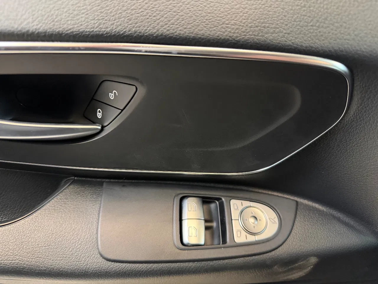 Mercedes-Benz Vito 2024 - 116CDI L2H1 4x4 Automaat Airco Cruisecontrol Trekhaak NIEUW BPM VRIJ zdjęcie 16