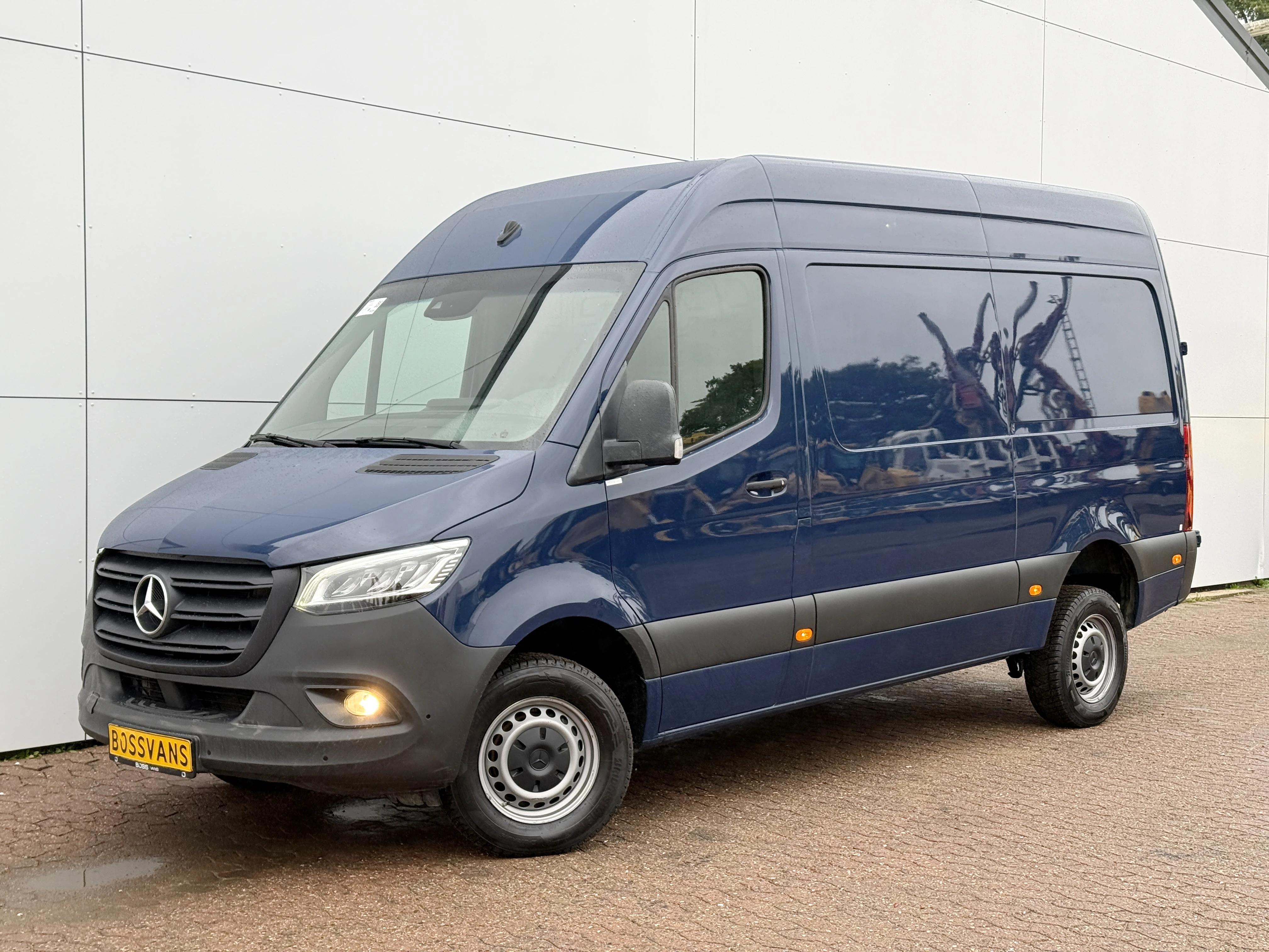 Mercedes-Benz Sprinter 2022 - 317 1.9 CDI Widescreen 10.25inch Mercedes ME LED Climate Control Cruise Control Camera Carplay Navigatie Lederen stoelen Lucht geveerde stoel image 1