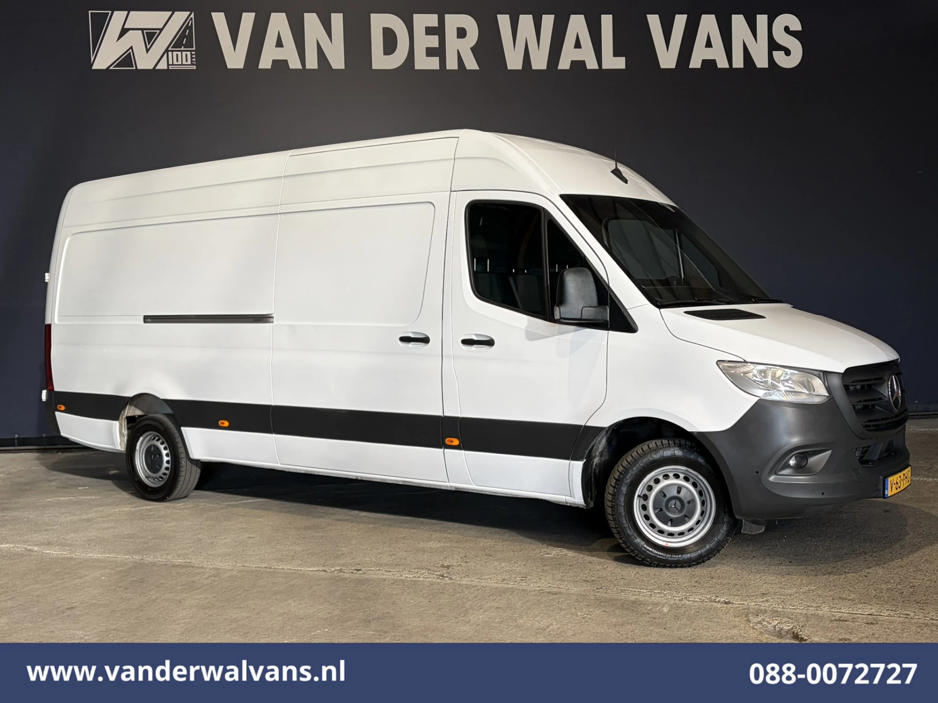 Mercedes-Benz Sprinter 2021 - 317 CDI 170pk L3H2 Euro6 Airco | Camera | Navigatie | Apple Carplay | Parkeersensoren afbeelding 1