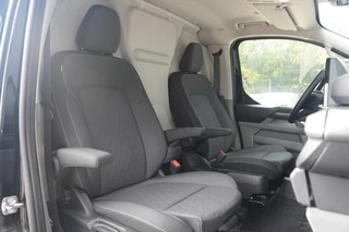 Ford Transit Custom 2025 - 320 2.0 TDCI L2H1 Limited 170pk - 1+1 Stoelopstelling - 2x Schuifdeur - Adaptive Cruise - Verwarmd stuur - Blind spot - Navigatie - Camera - Draadloos laden - Rijklaar image 40