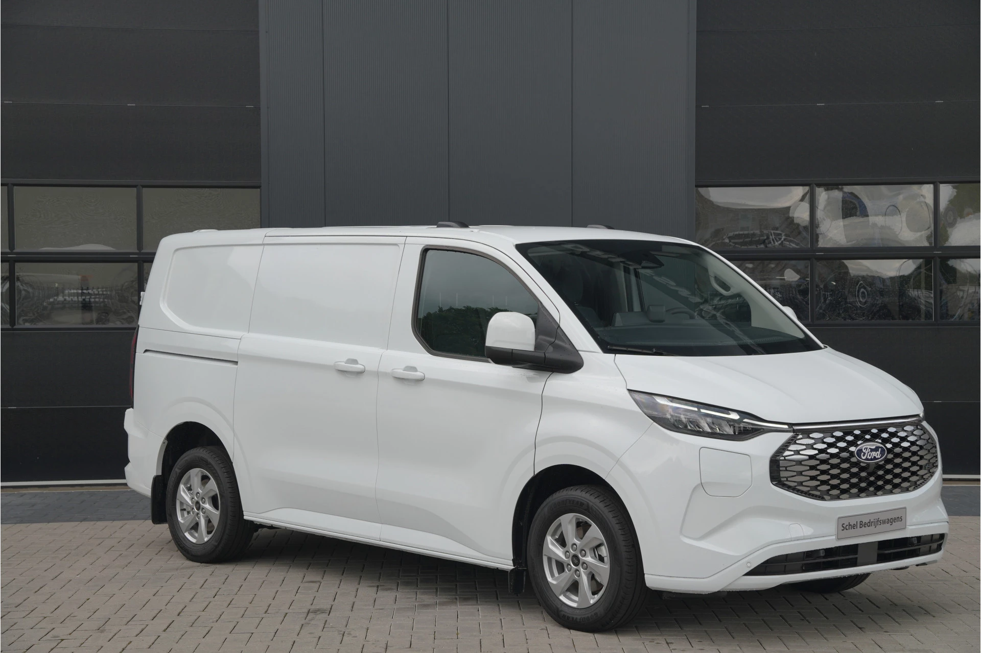Ford E-Transit Custom 2026 - 320 L1H1 Limited 71 kWh 218pk - 2x Schuifdeur - Trekhaak - Camera - Carplay - Rijklaar obrázek 3