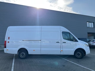 Mercedes-Benz Sprinter 2023 - 319 1.9 CDI / L4 H2 / RWD obrazek 2