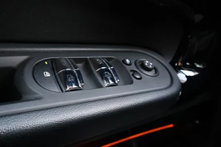 MINI Countryman 2023 - 1.5 Cooper S E ALL4 Chili / Plug In Hybrid / Leder изображение 29
