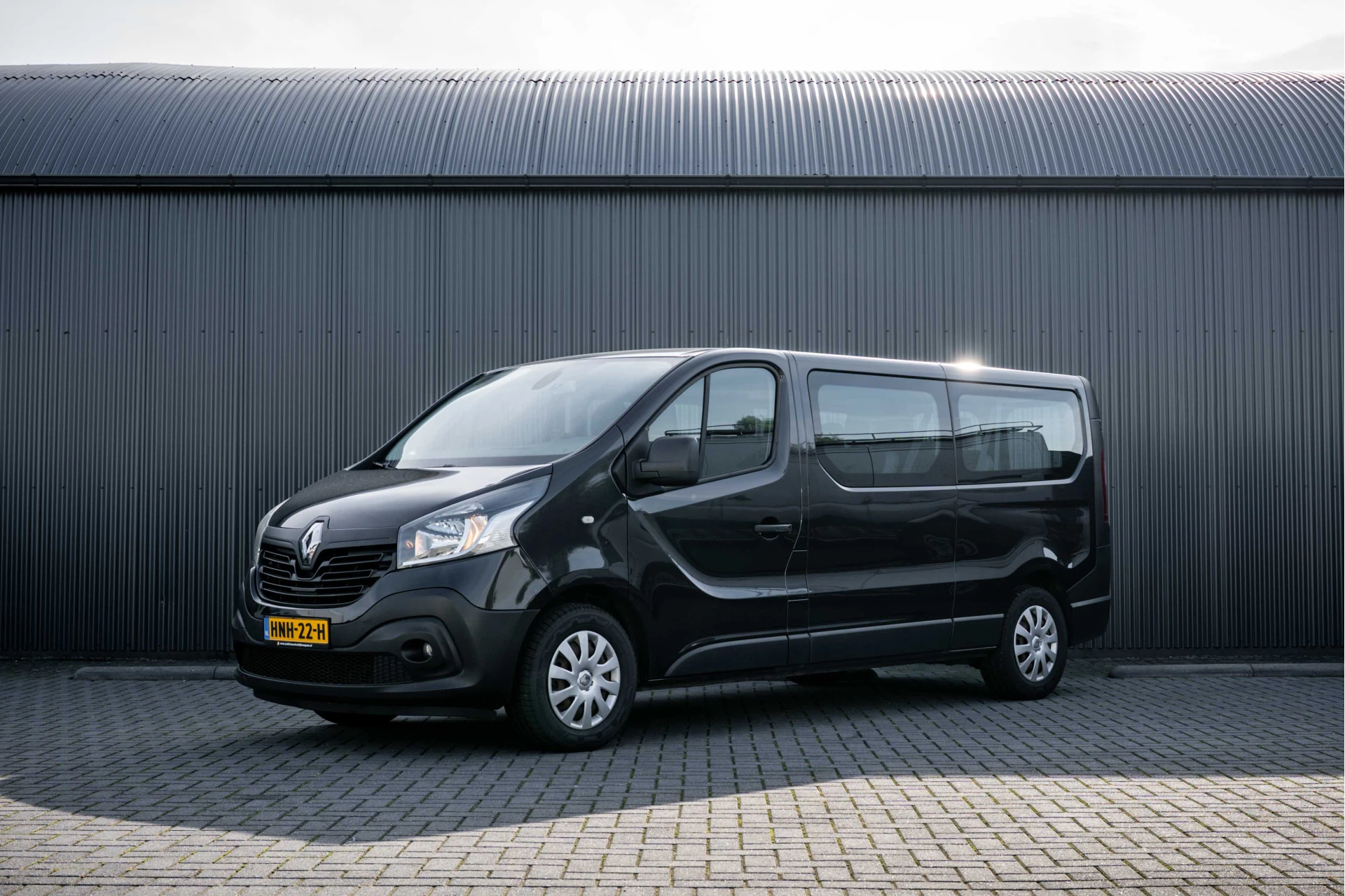 Renault Trafic 2019 - **1.6 dCi 120 | 9-Zits | 1e Eigenaar | Marge Incl. BPM | Camera | Cruise | Navi | Airco** afbeelding 1