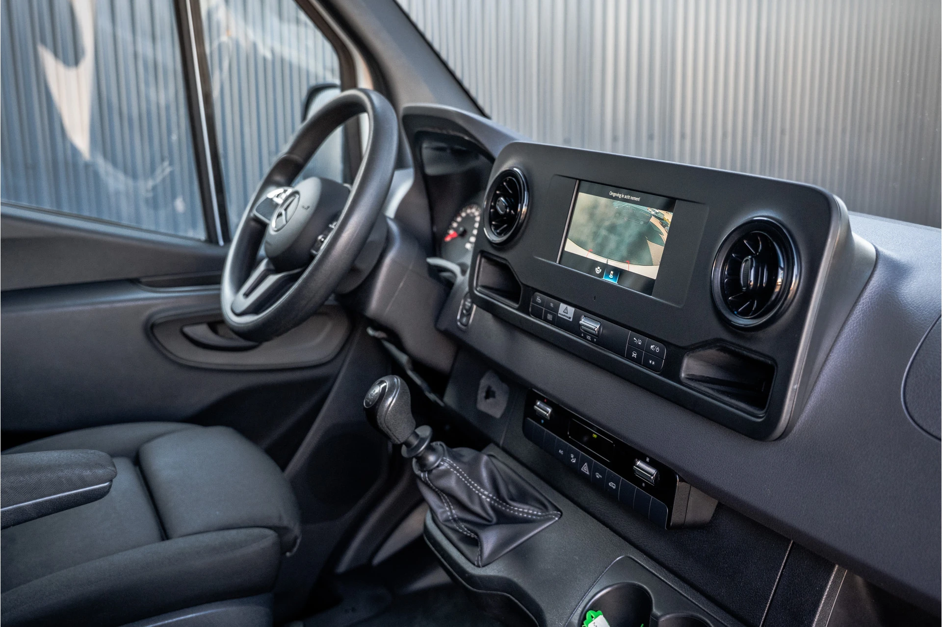Mercedes-Benz Sprinter 2021 - 311 CDI RWD L2H2 | Volledig Ingericht | Mbux | Camera | Climatronic afbeelding 2