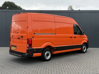 Volkswagen Crafter 2021 - 35 2.0 TDI 177 PK / L3H3 / CAMERA / CRUISE / 3.5 TON TREKKEN / 3-ZITS / AIRCO / CARPLAY / GEVEERDE STOEL / 3500 KG AHG afbeelding 3 miniatuur