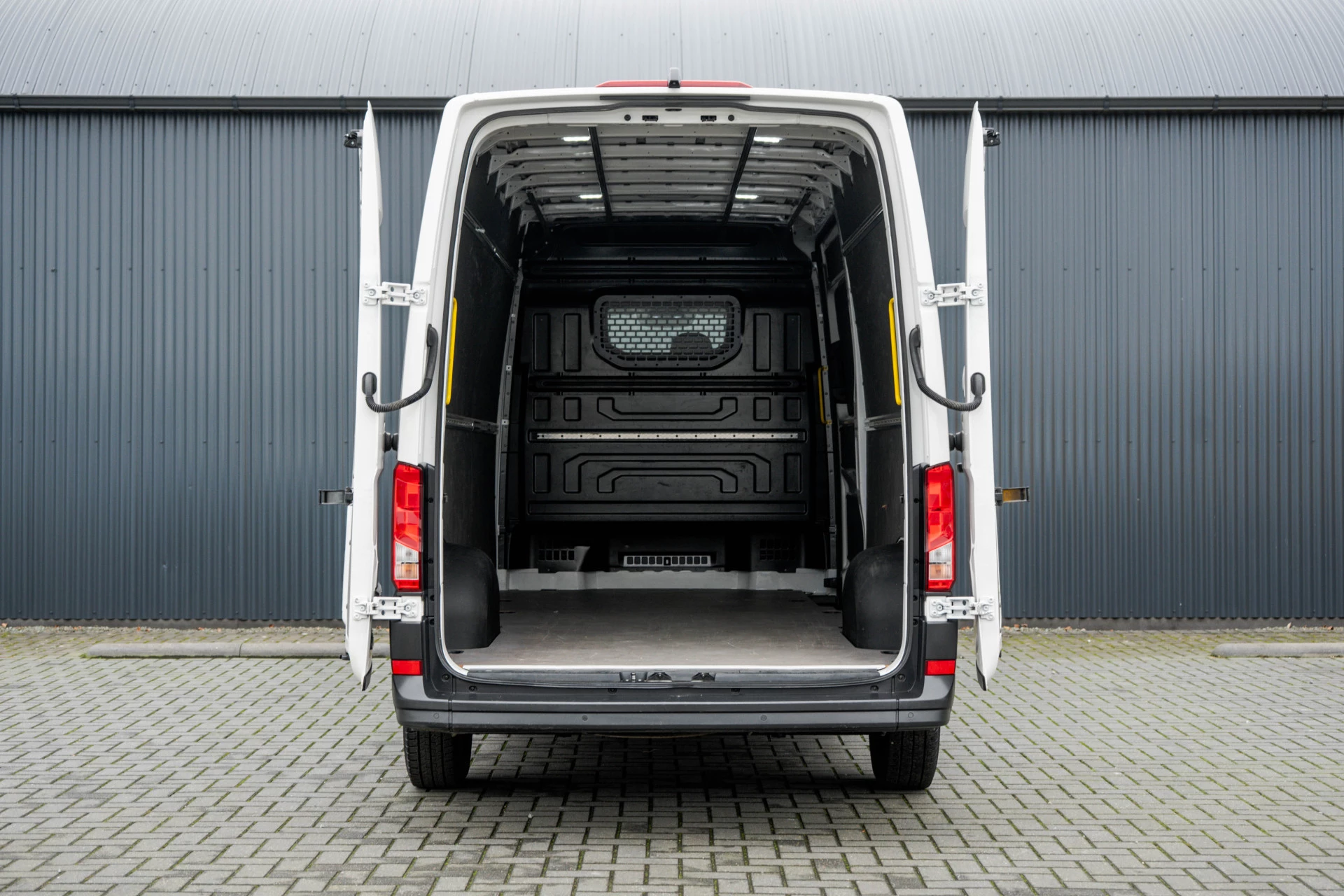 Volkswagen Crafter 2024 - 2.0 TDI L4H3 | Facelift | Automaat | Carplay | Camera | Cruise | Navi | Airco | PDC obrázek 9