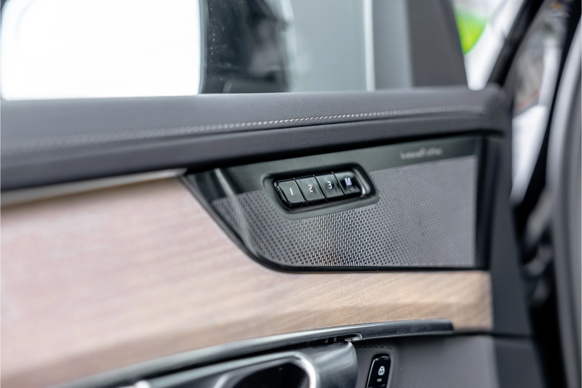 Volvo XC90 2025 - 2.0 T8 Plug-in hybrid AWD Plus Bright afbeelding 24