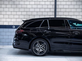 Mercedes-Benz C-Class 2024 - Estate 300e | AMG Line | Panodak + Blacked out image 6