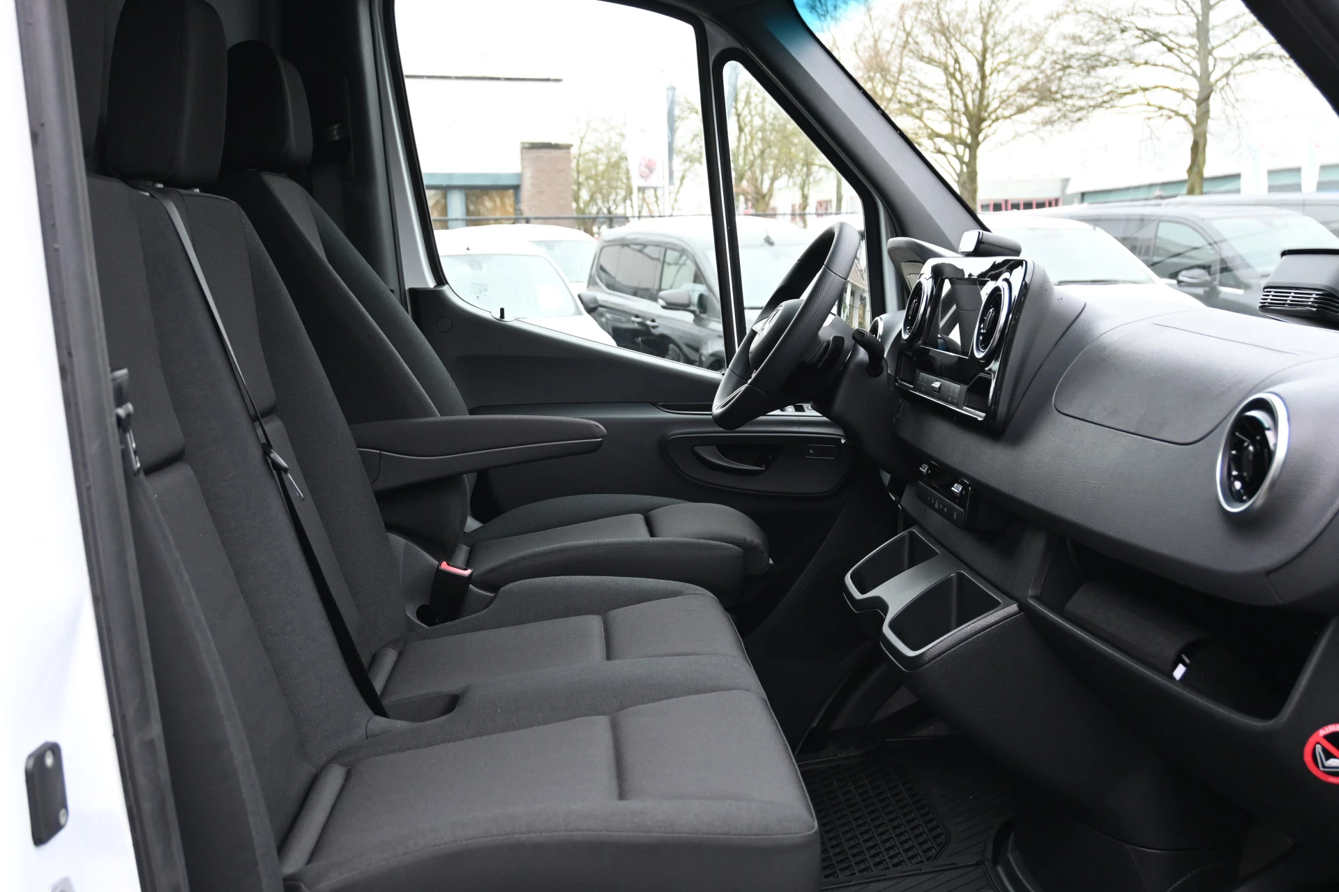 Mercedes-Benz eSprinter 2026 - 314 L3H2 RWD Pro 81kWh imagem 4