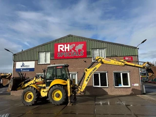 New Holland N/A 2011 - LB115B, CE, 240 MM MULTI PURPOSE LOADER BUCKET, 800 MM BACHOE DIGGING BUCKET, FLIP OVER FORKS, AIR CONDITIONER immagine 2