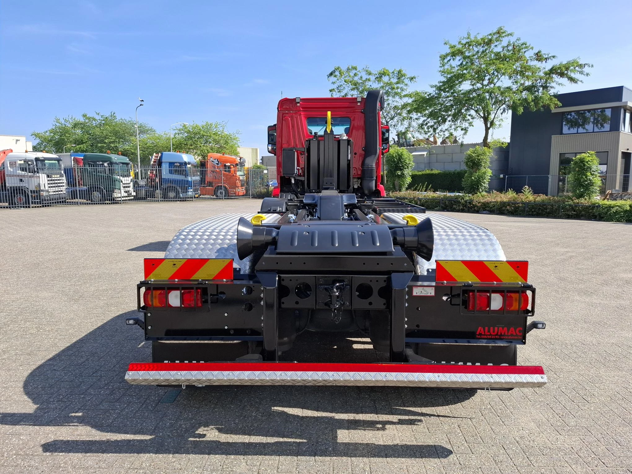 Mercedes-Benz Arocs 3242 2024 - / 8X4 / HIAB 25TON HOOKLIFT / !! 35539 KM!! / TOP CONDITION / BIG AXLE / FRIDGE / SMART TACHO / AUTOMATIC / EURO-6 / 2024 immagine 5