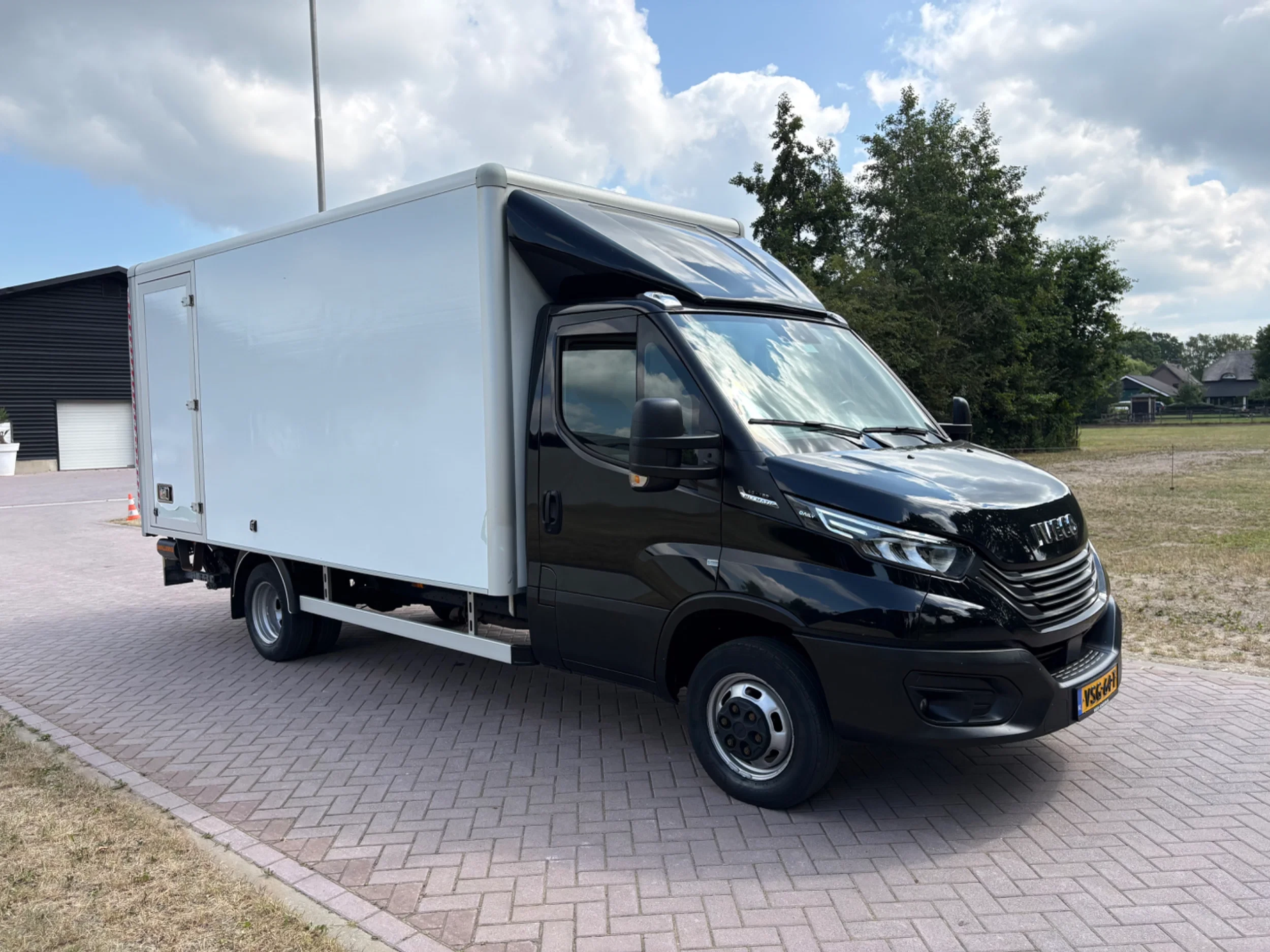 Iveco Daily 2022 - 40C18 Hi-Matic automaat bakwagen afbeelding 2