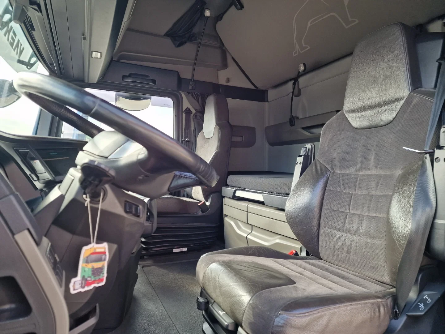 MAN TGX 2021 - 18.510 4x2 - Full spec - Retarder - Full air - Navi - 2x tank obrázek 10
