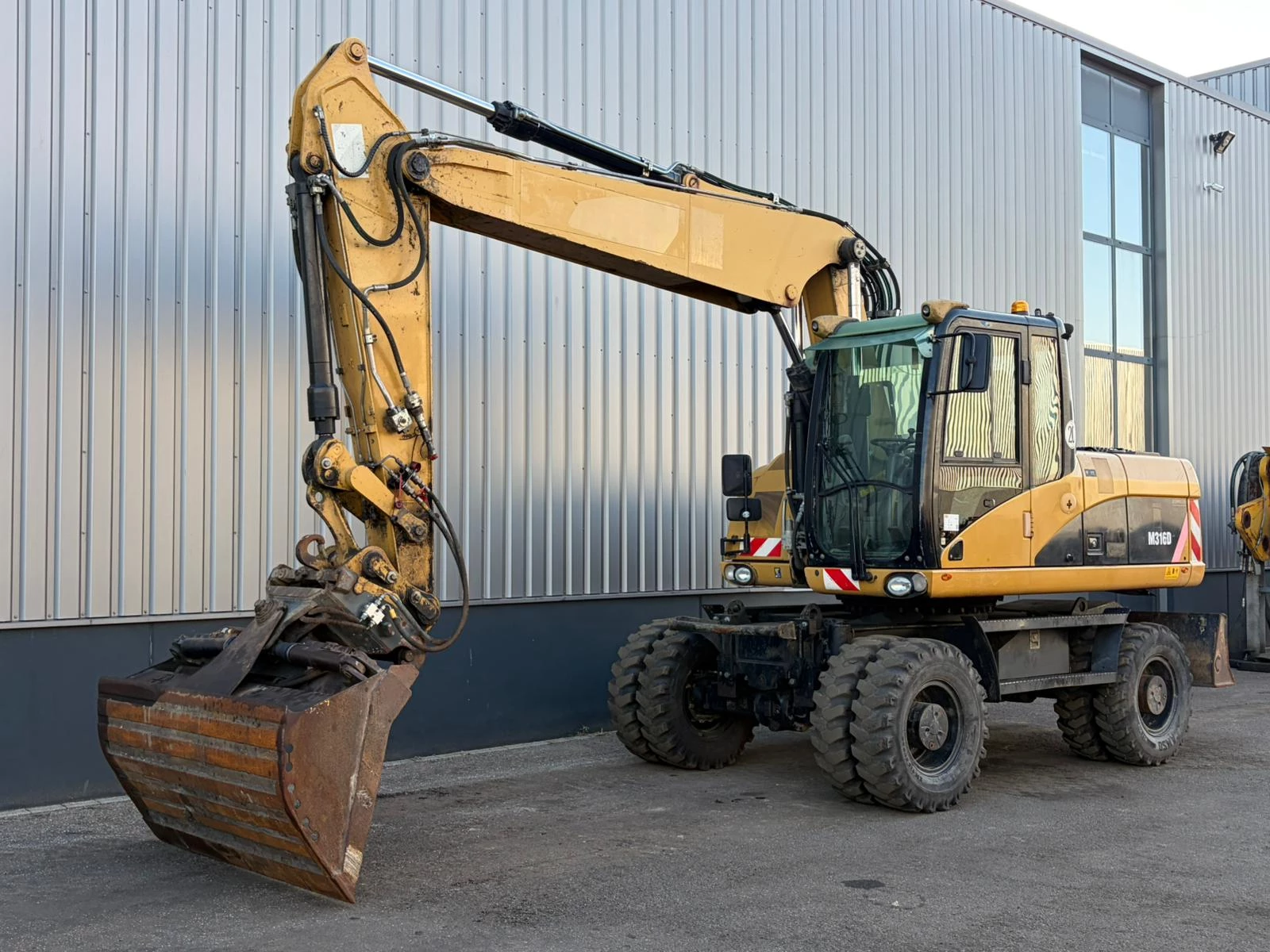 Caterpillar M316D 2005 obrázek 2