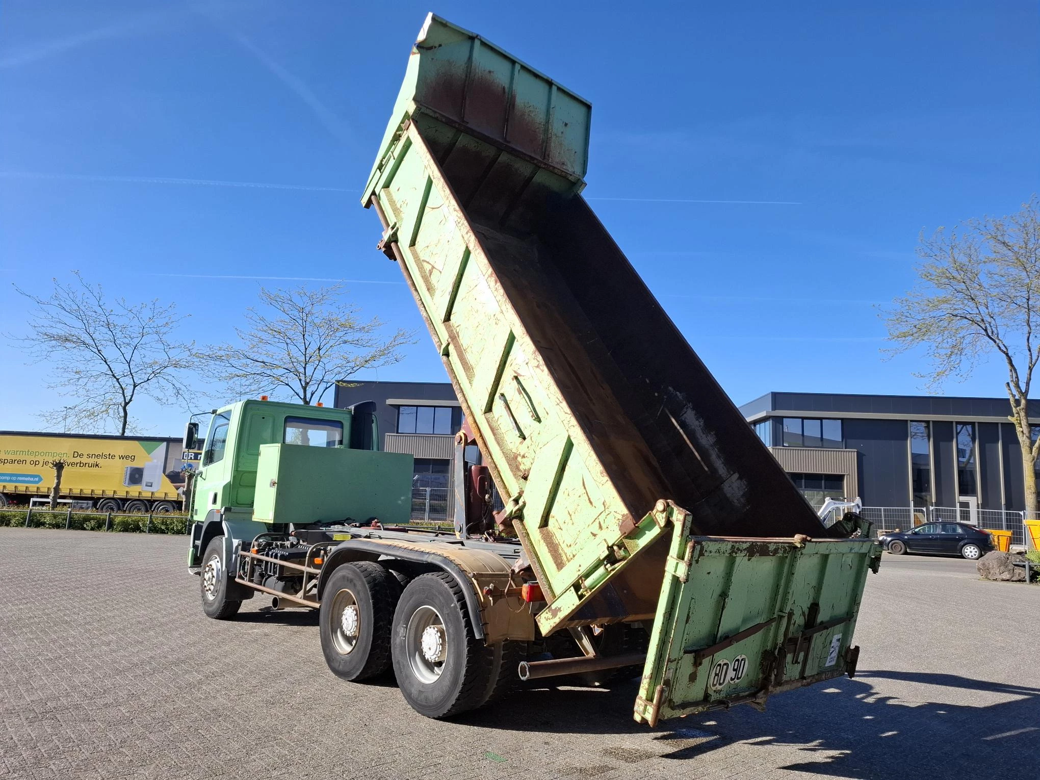 DAF CF 85.340 1998 - / 6X4 / 2X BIG AXLE / FULL-STEEL / DRUM BRAKES / 585044 KM / 2SIDE MARREL TIPPER / MANUAL / 1998 obrázek 8