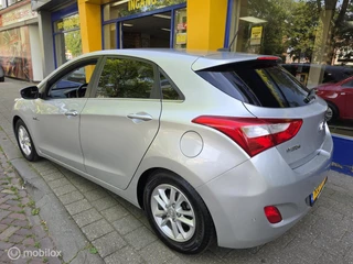 Hyundai i30 2016 - 1.6 GDi i-Motion plus Dealer onderhouden! obrazek 8