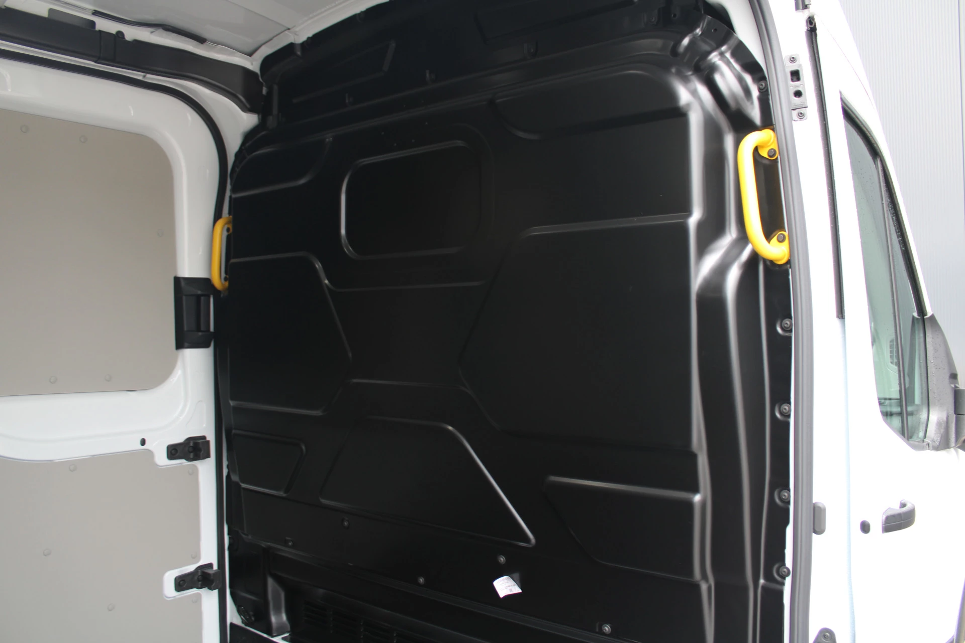 Ford Transit 2024 - 350 2.0 TDCI L2H2 Trend 130pk - Facelift - 2x Schuifdeur - Adaptive Cruise - Navigatie - Blind Spot - 360 Camera - Stoel - Stuurverwarming - Rijklaar zdjęcie 7