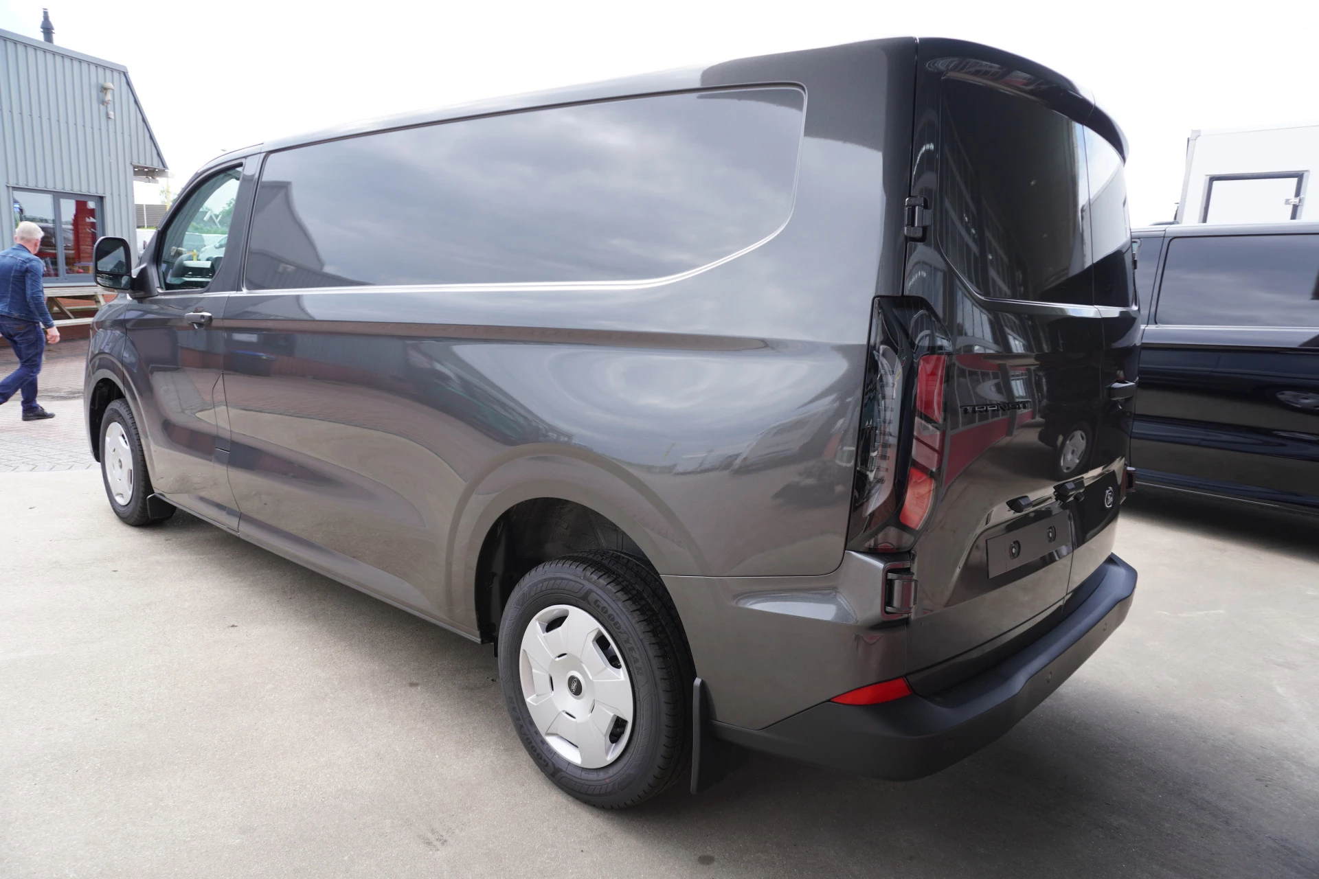 Ford Transit Custom 2024 - 320L 2.0 TDCI 136PK L2H1 Trend image 8