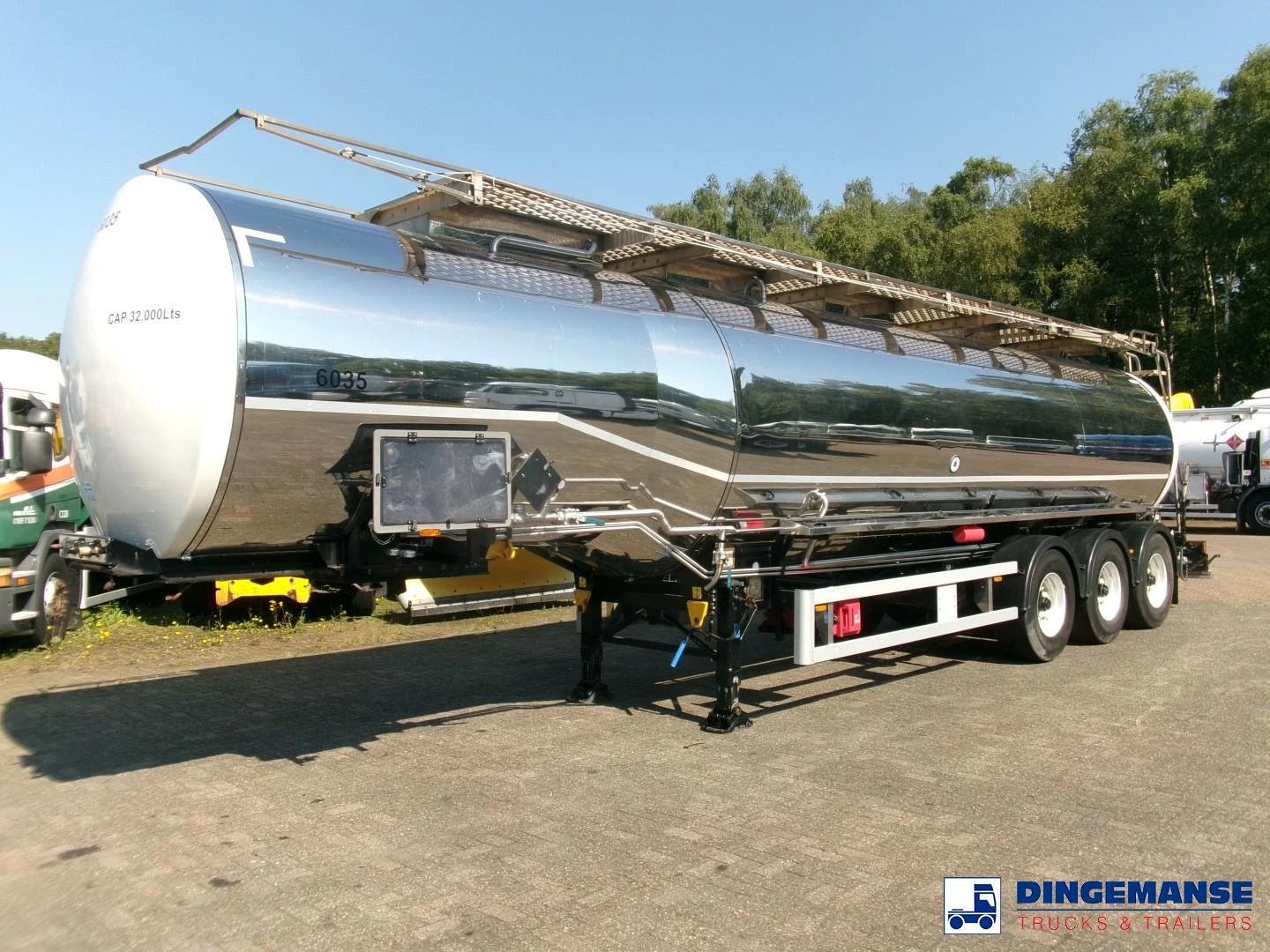 Clayton Chemical tank inox 33 m3 / 1 comp + pump 2002 imagen 1