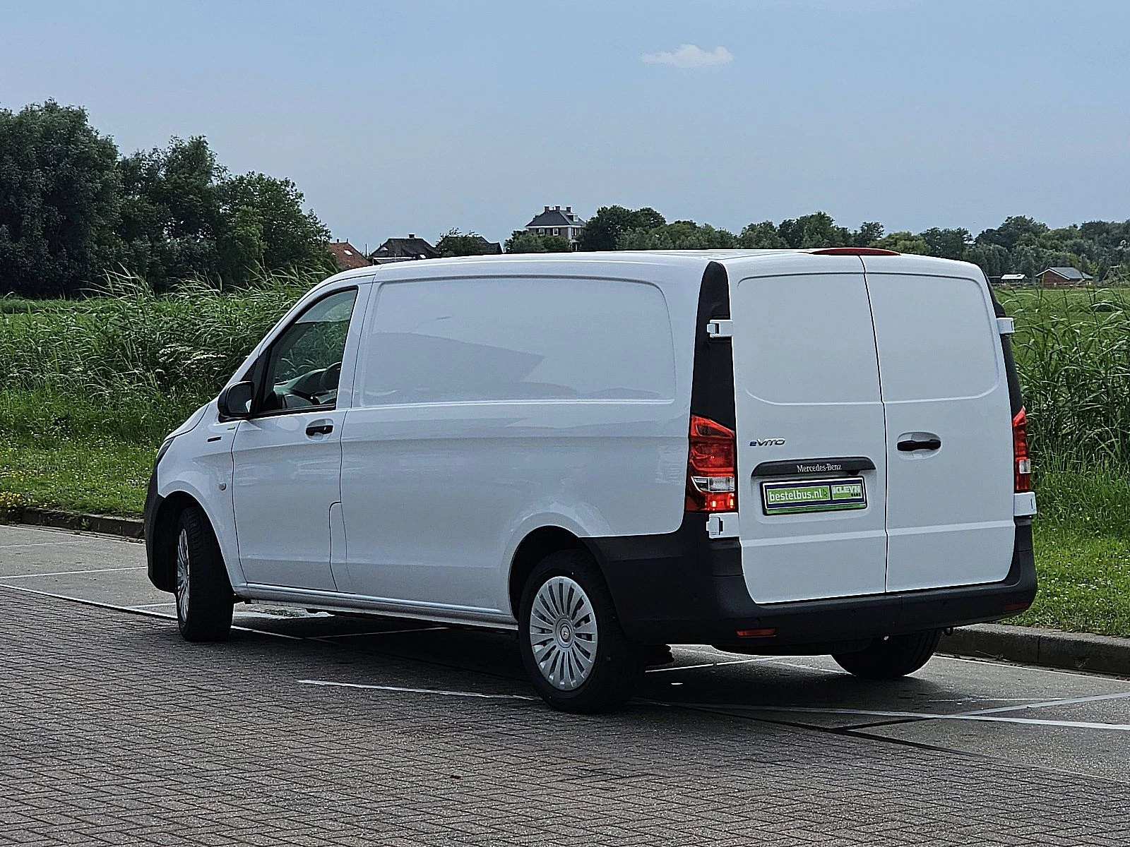 Mercedes-Benz eVito 2024 Bild 6
